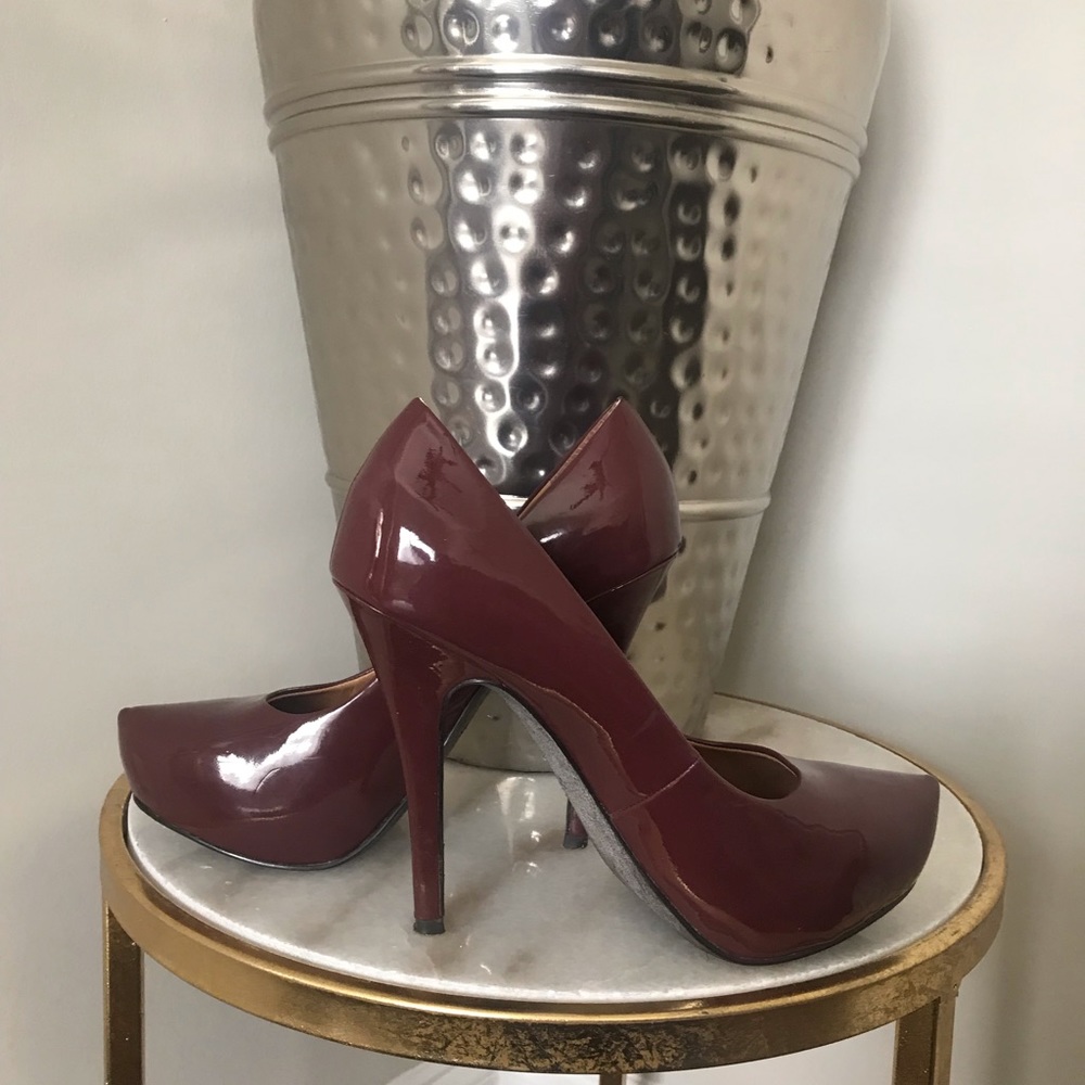 Women’s Burgundy Pumps